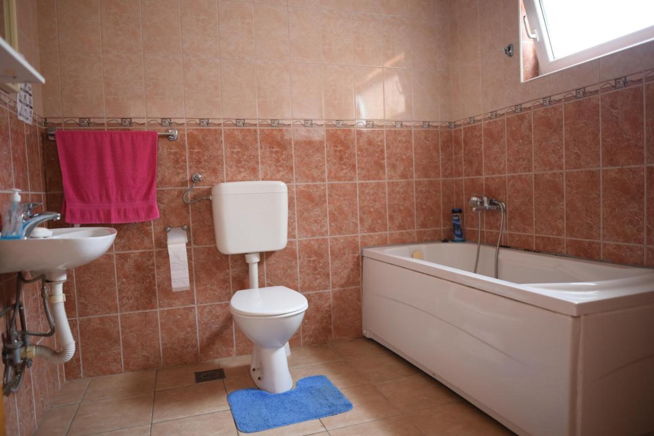 Hôtel Prenociste Dzinic à Zupanja Extérieur photo